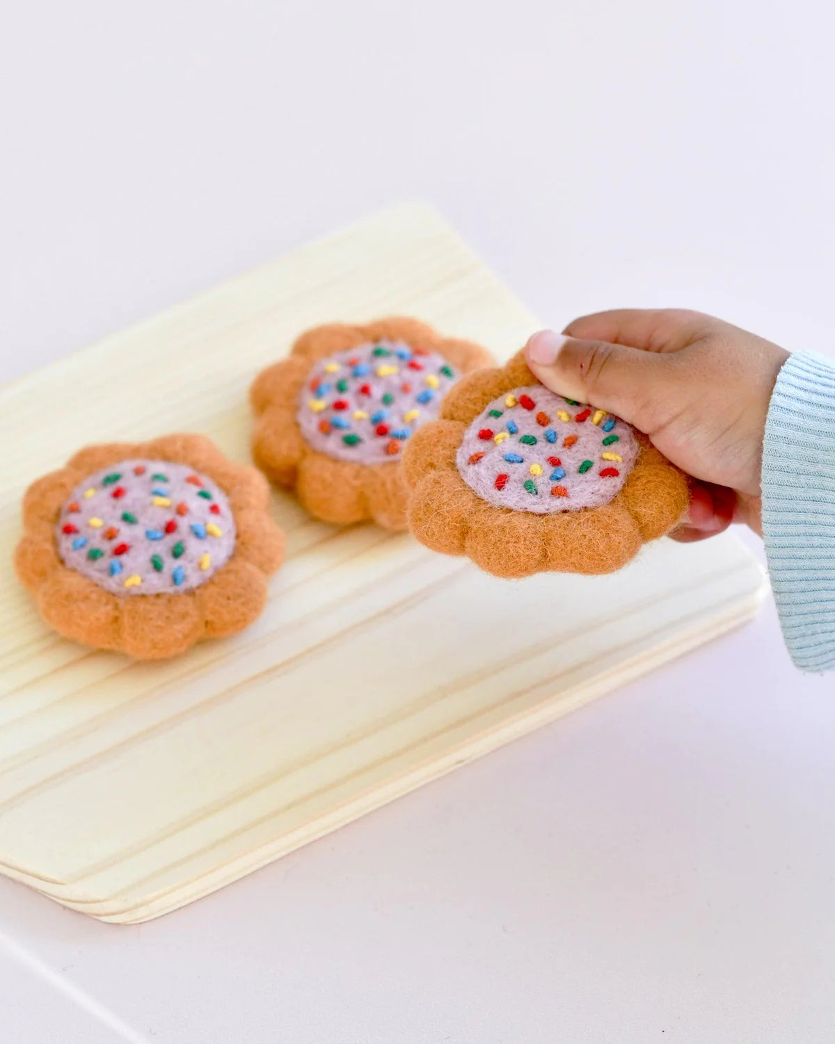 Tara Treasures - Felt 100s and 1000s Biscuit (Set of 3)