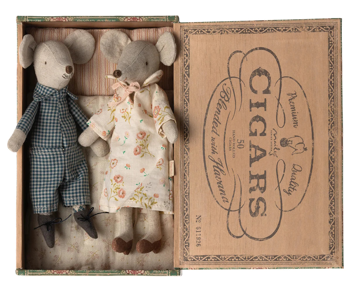 Maileg - Grandma And Grandpa Mice in Box (2023)