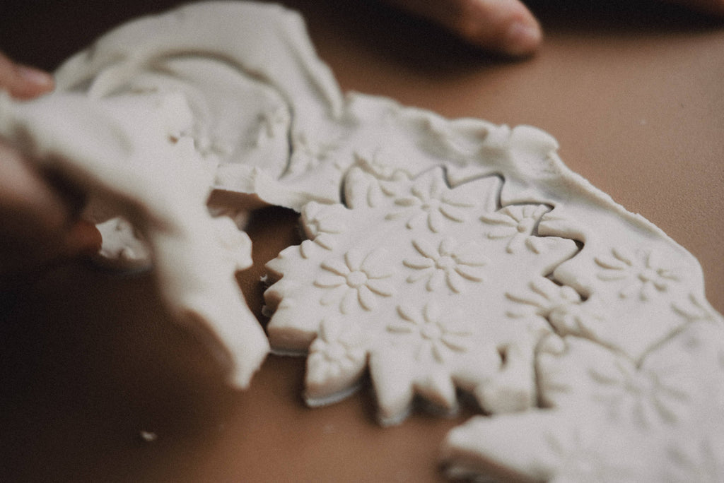 Kinfolk Pantry - Daisy Roller - Eco Pattern Playdough Roller