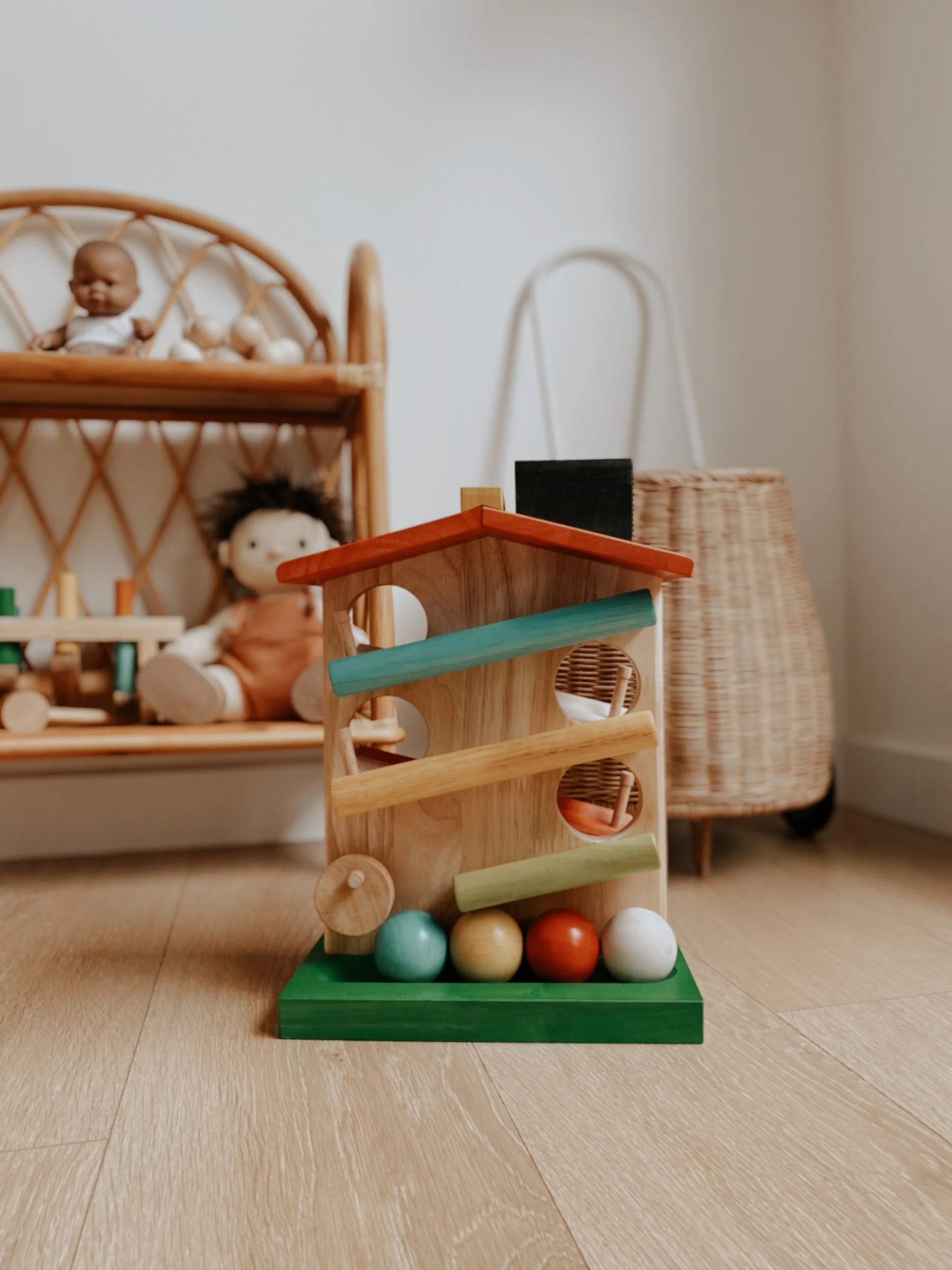 Qtoys - Ball Rolling House
