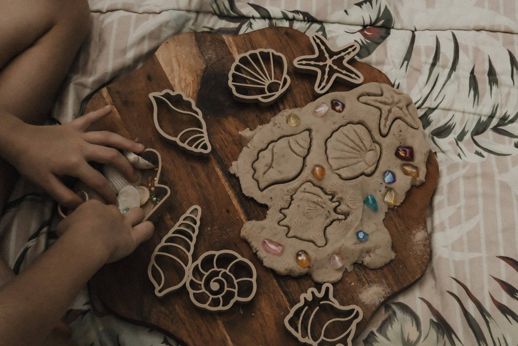 Kinfolk Pantry - Sea shell Eco Cutter Set