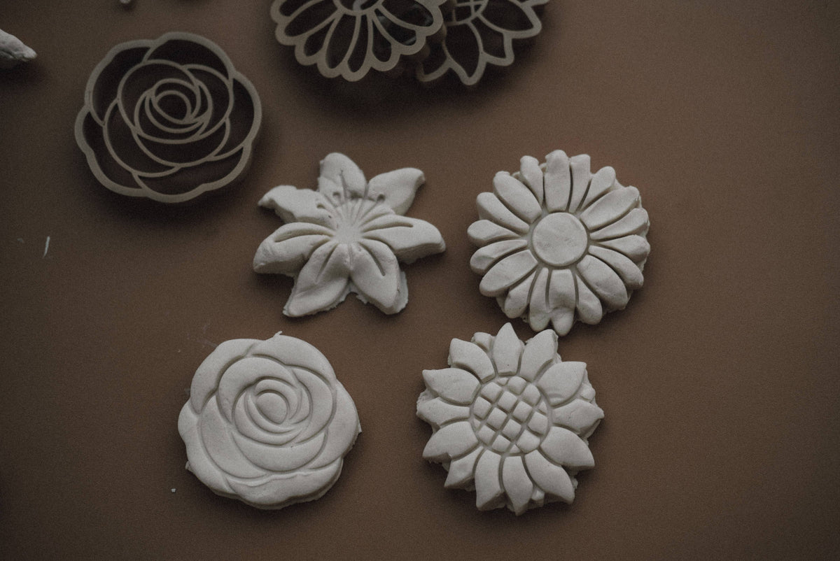 Kinfolk Pantry - Mixed Flower Cutter Set - Eco Playdough Tool