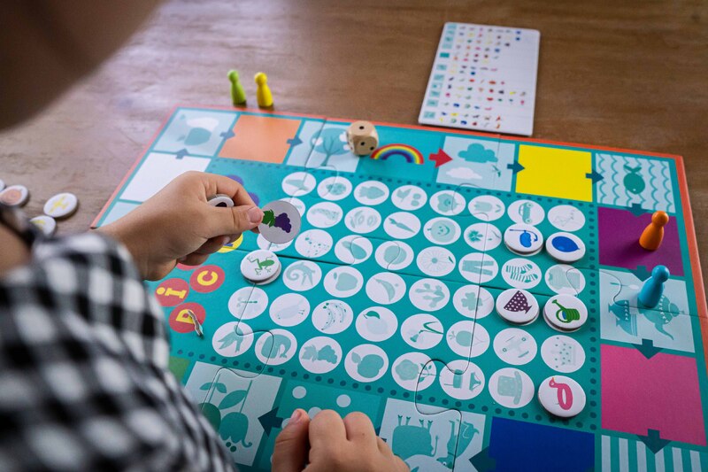 Djeco - Pick Me Up Cool School Game