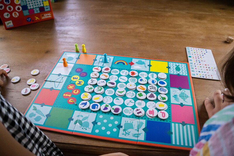 Djeco - Pick Me Up Cool School Game