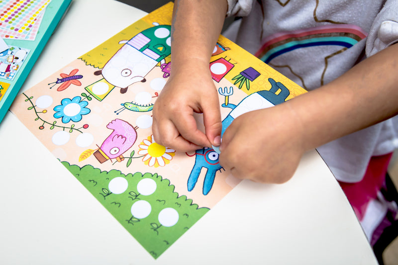 Djeco - With Coloured Dots Sticker Set