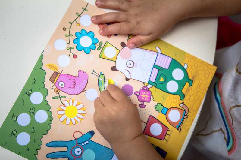 Djeco - With Coloured Dots Sticker Set