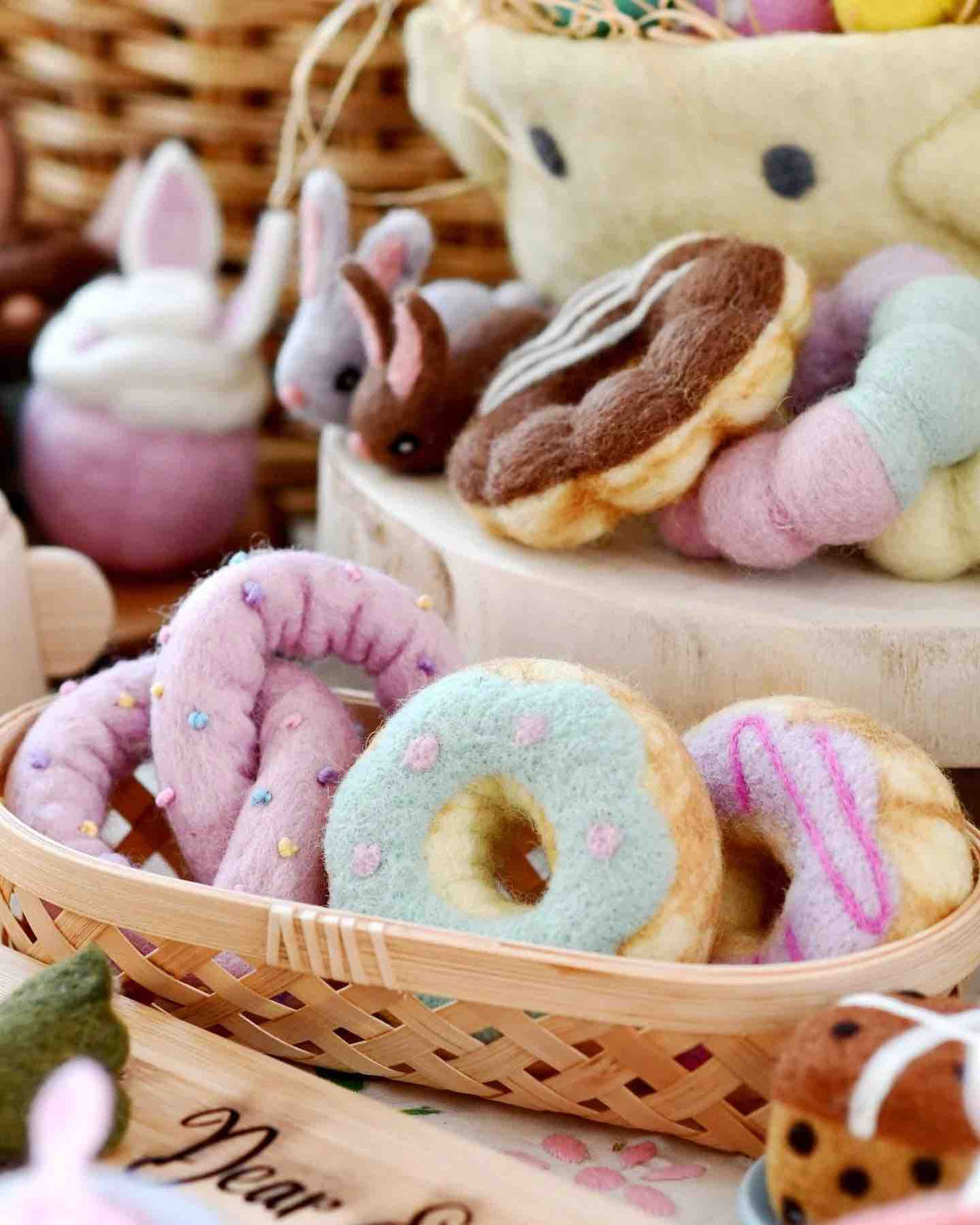 Tara Treasures - Felt Doughnut (Donut) with Pastel Blue Frosting and Pink Dots