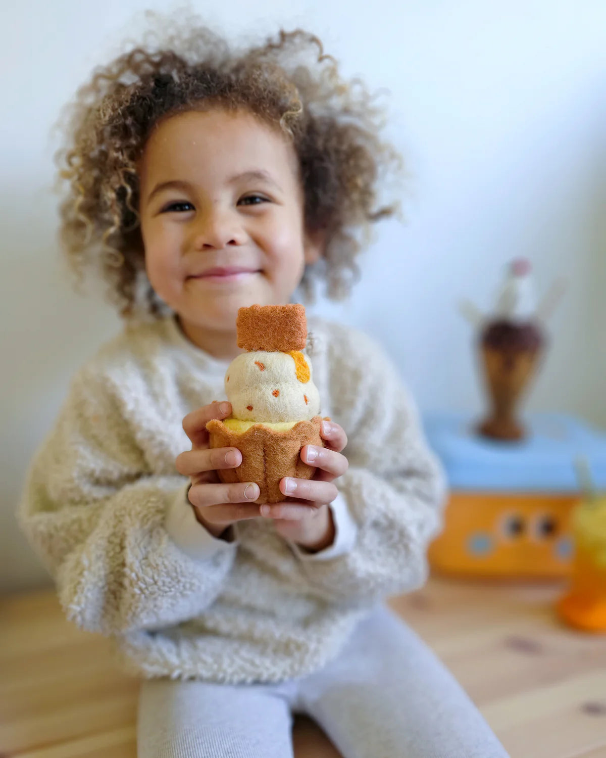 Tara Treasures - Felt Giant Biscoff Cupcake