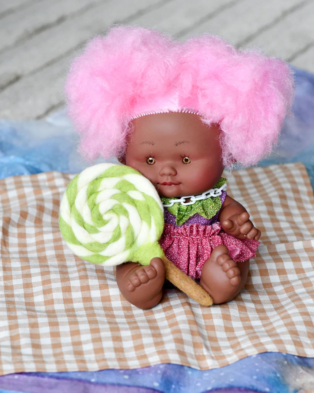 Tara Treasures - Felt Lime Green and White Swirl Lollipop
