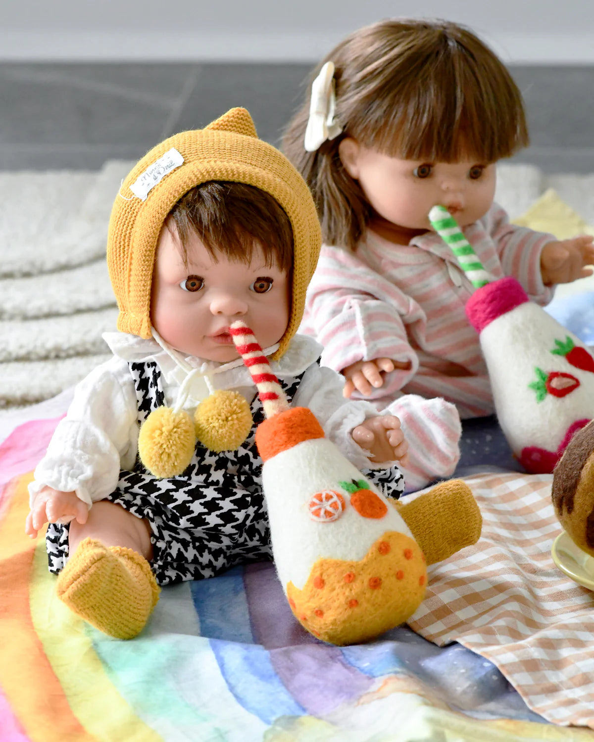 Tara Treasures - Felt Sparkling Strawberry Fruit Juice Bottle