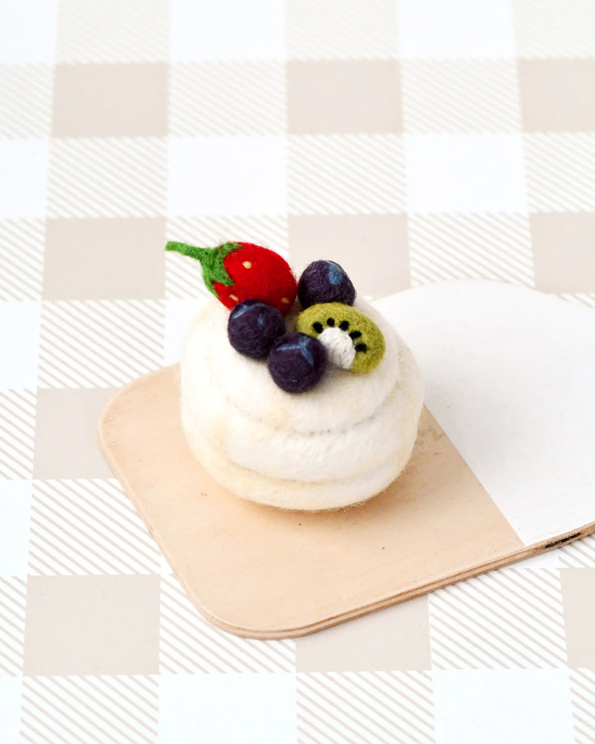Tara Treasures - Felt Pavlova Meringue Dessert