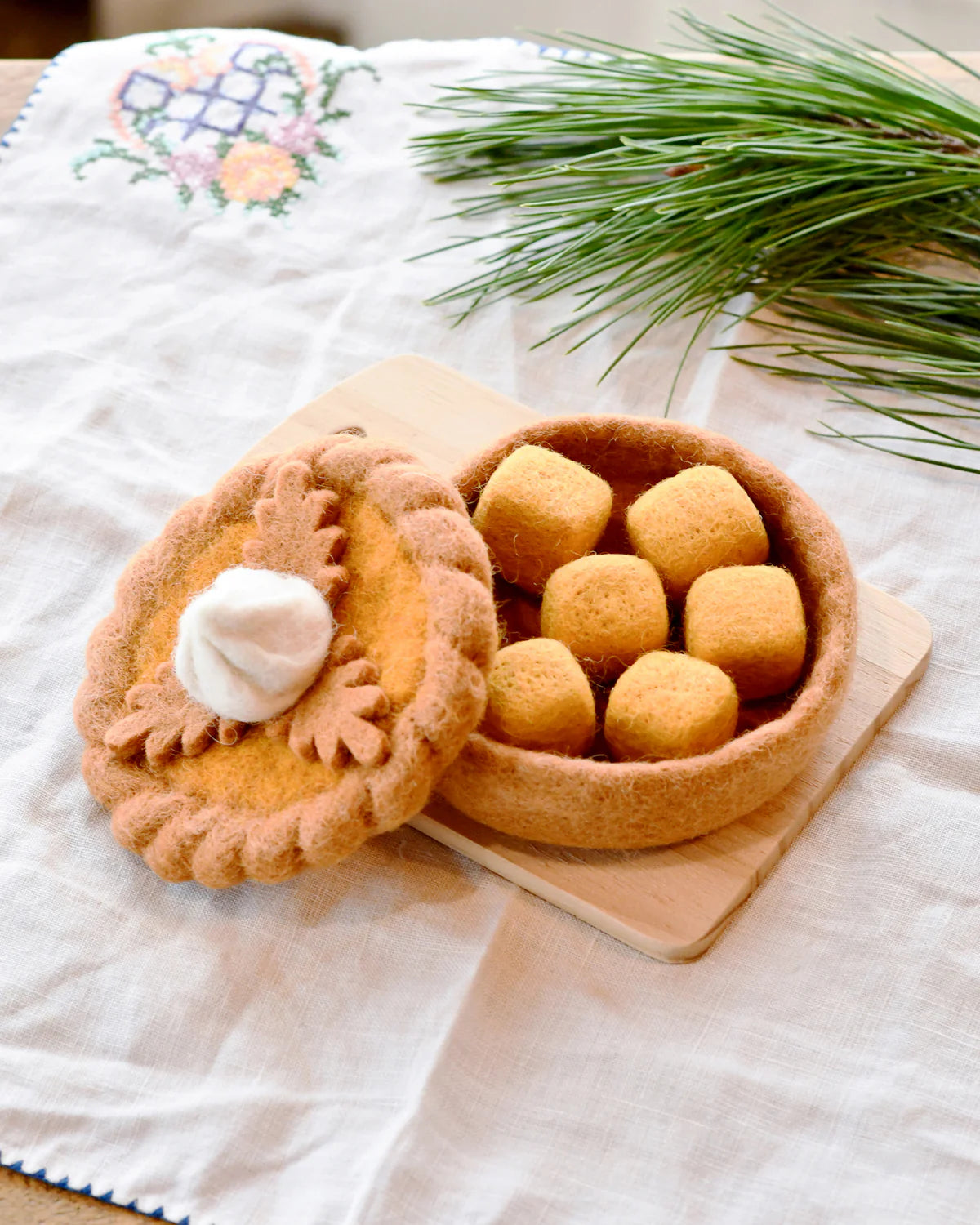 Tara Treasures - Felt Pumpkin Pie Play Food Set