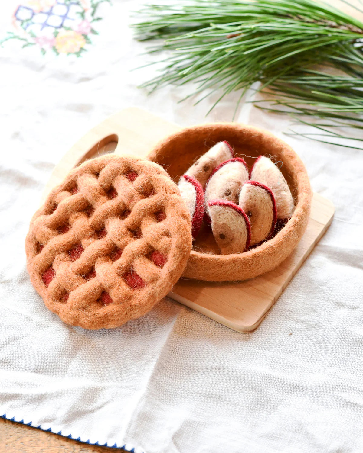 Tara Treasures - Felt Apple Pie Play Food Set