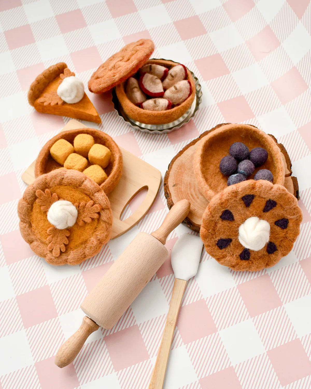 Tara Treasures - Felt Blueberry Pie Play Food Set