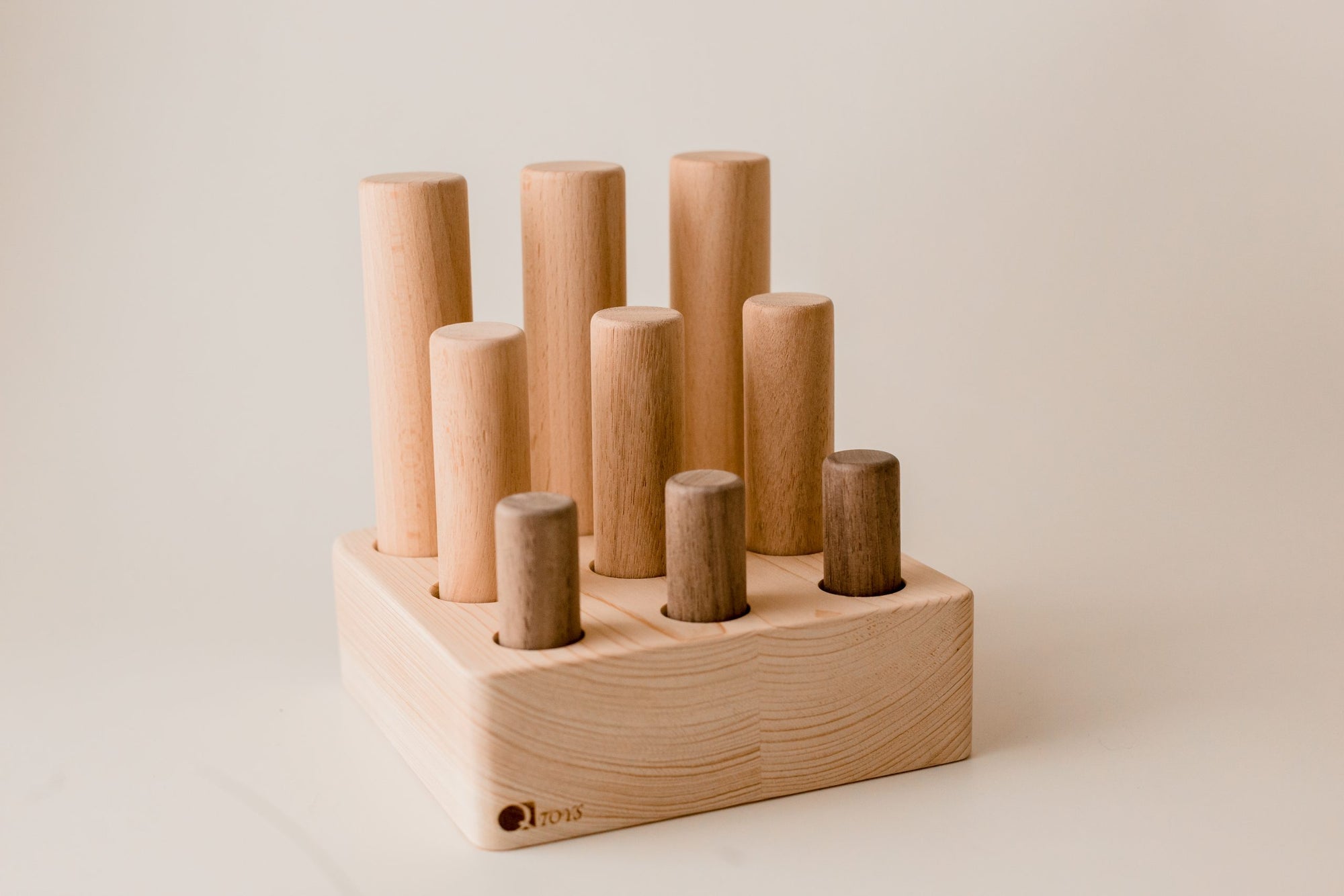 QToys - 9 Pole Puzzle