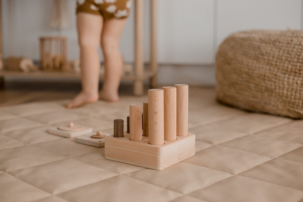 QToys - 9 Pole Puzzle
