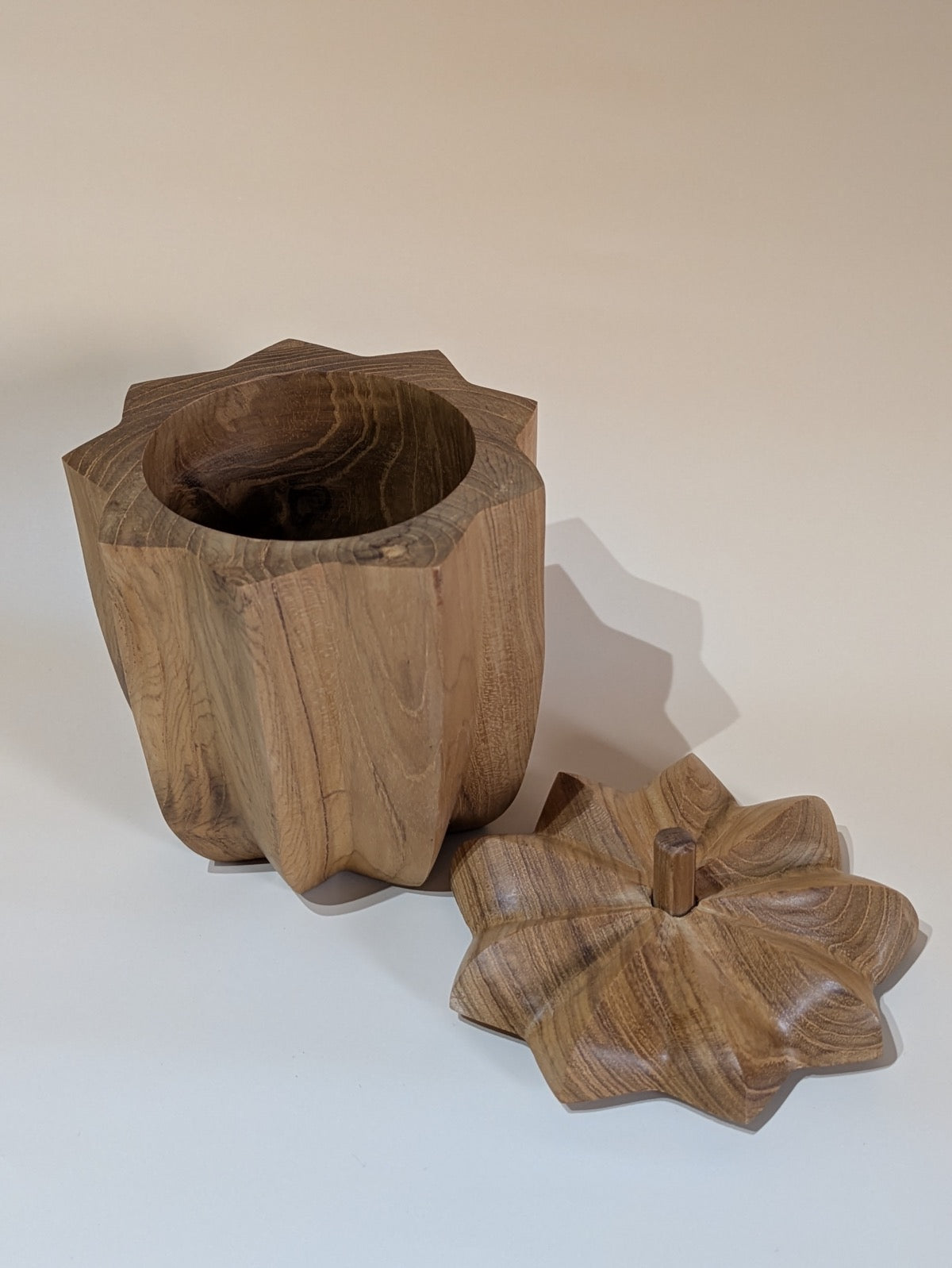 Papoose Toys - Nona Pot with lid