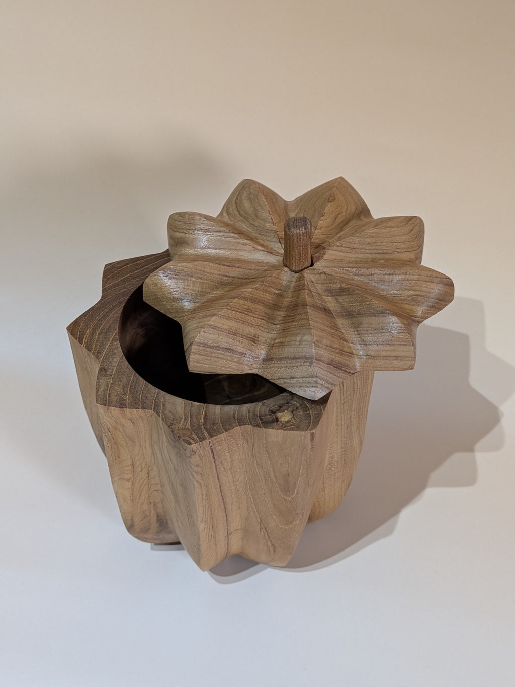 Papoose Toys - Nona Pot with lid