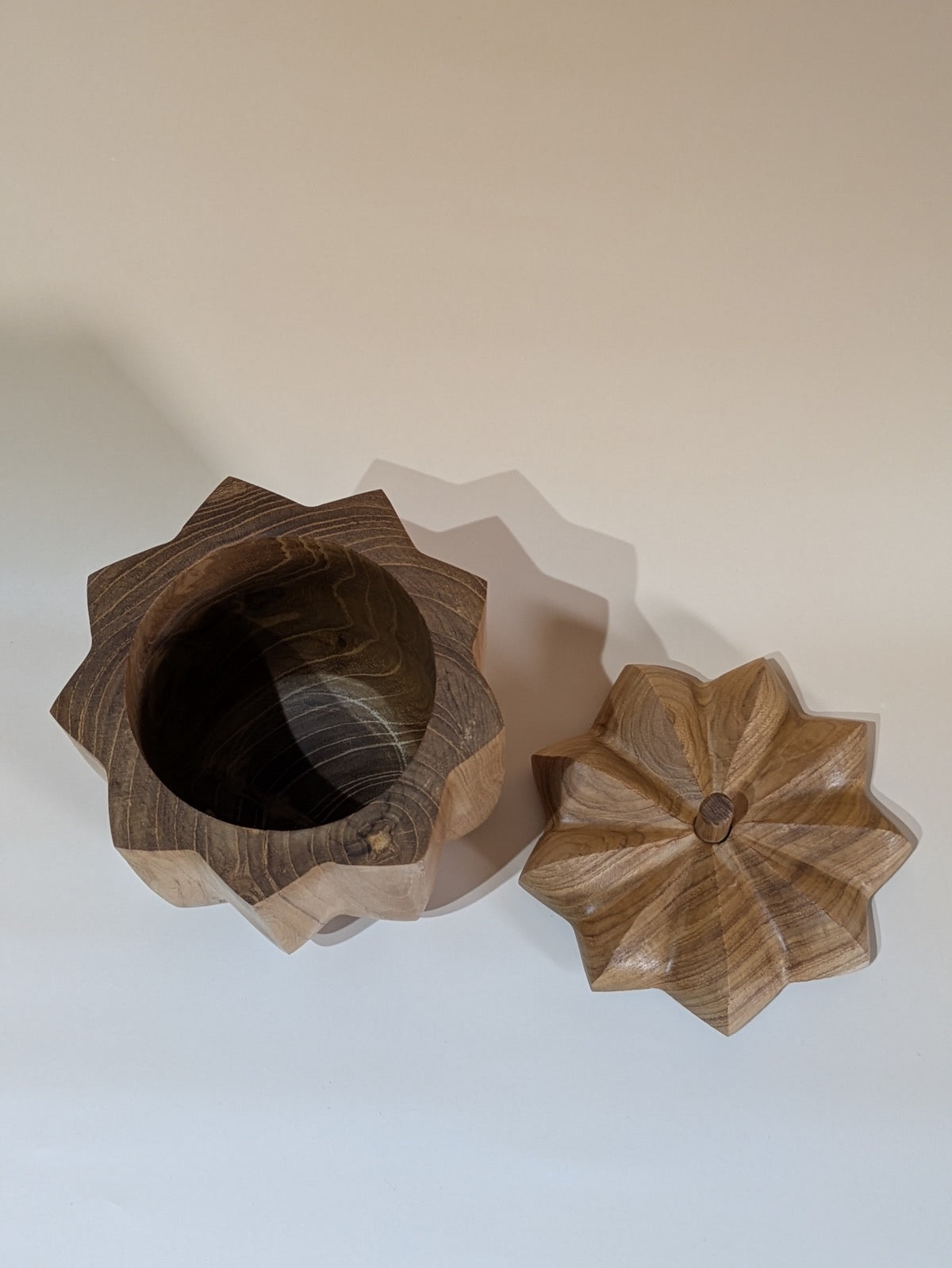 Papoose Toys - Nona Pot with lid