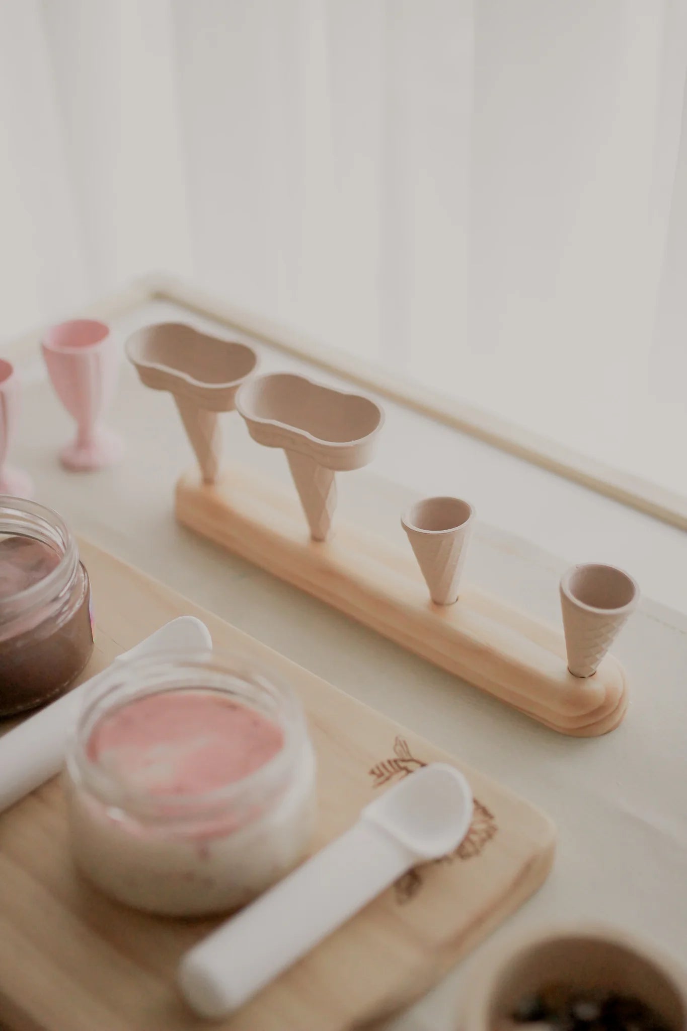 Beadie Bug Play - Wooden Icecream Cone Holder 4-Hole