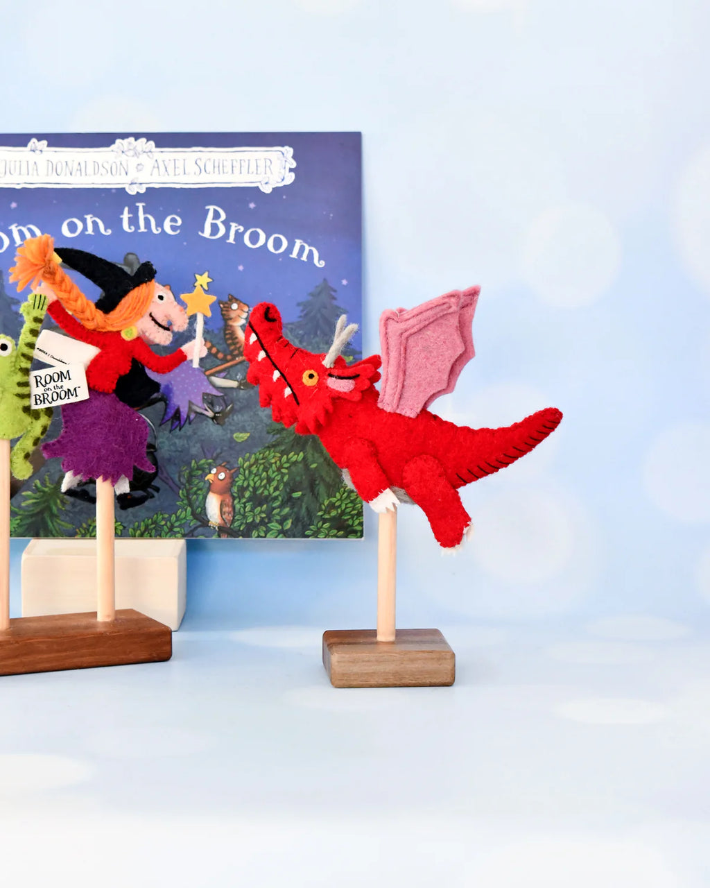 Tara Treasures - The Room On The Broom® Finger Puppets Set