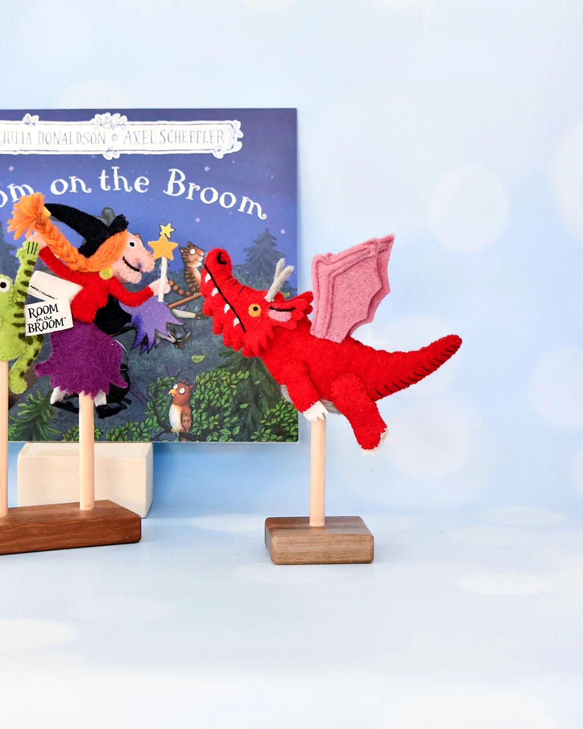 Tara Treasures - The Room On The Broom® Finger Puppets Set