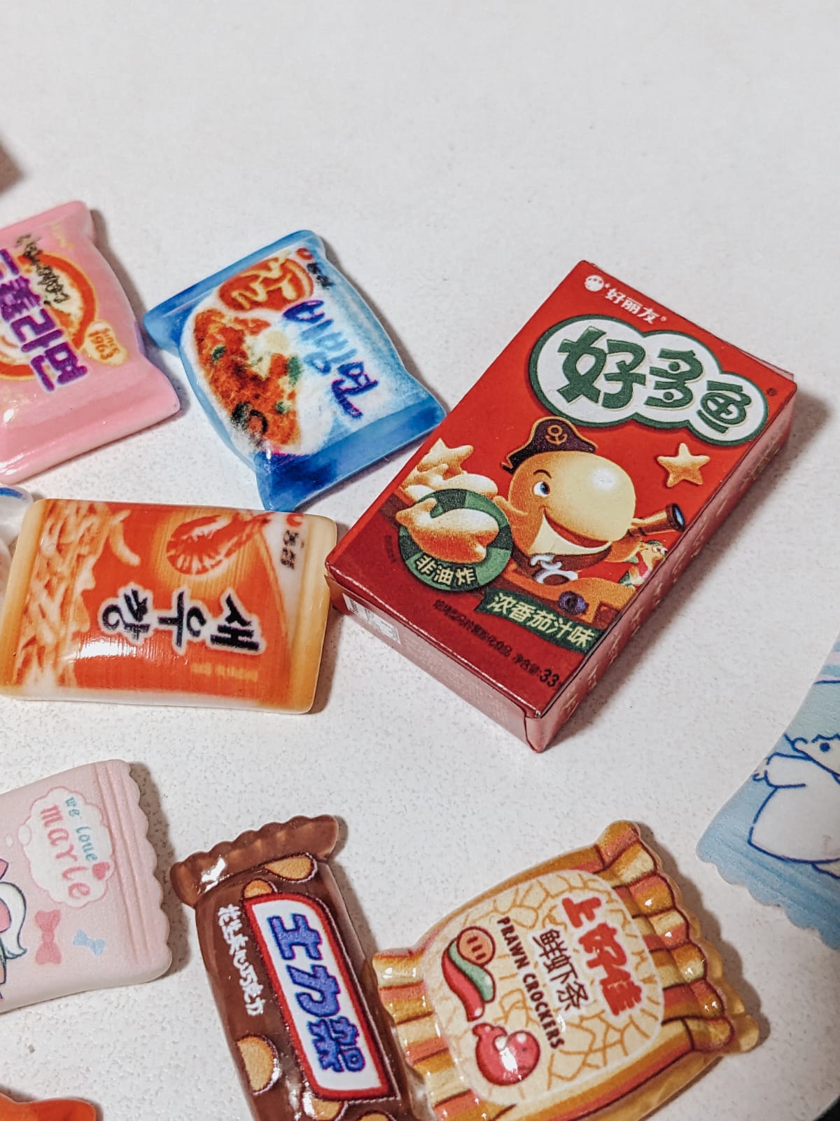 Bambi Bunny - Dollhouse Miniature Snackflix  - 15pcs