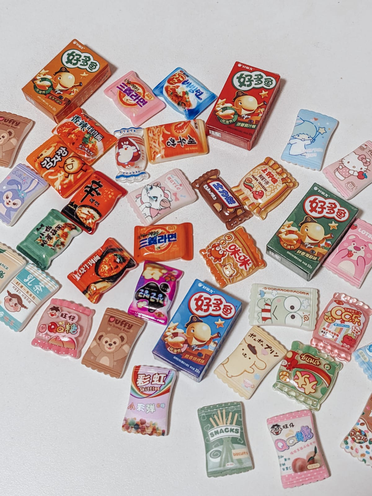 Bambi Bunny - Dollhouse Miniature Snackflix - 15pcs