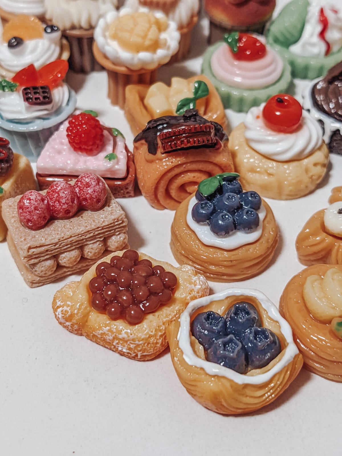 Bambi Bunny - Dollhouse Miniature Pretty Pastry - 15pcs