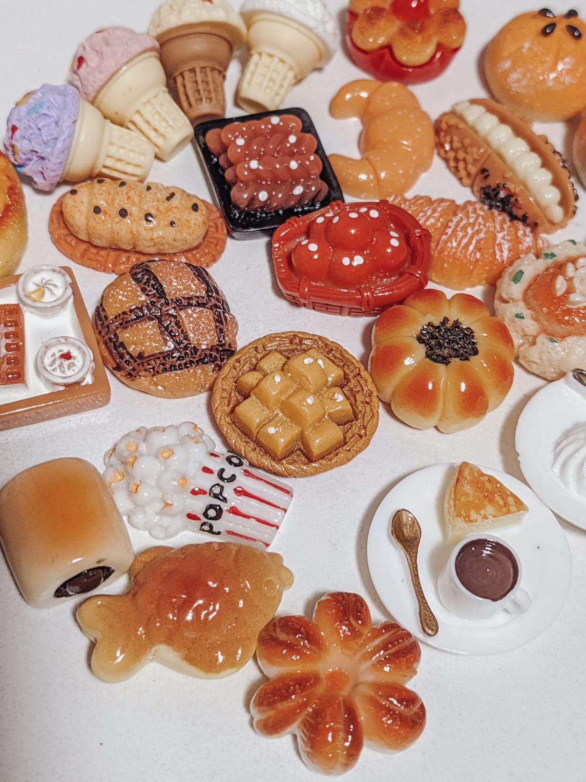 Bambi Bunny - Dollhouse Miniature The Fluffy - 15pcs