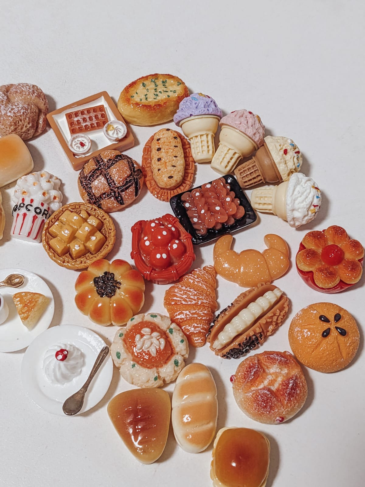 Bambi Bunny - Dollhouse Miniature The Fluffy - 15pcs