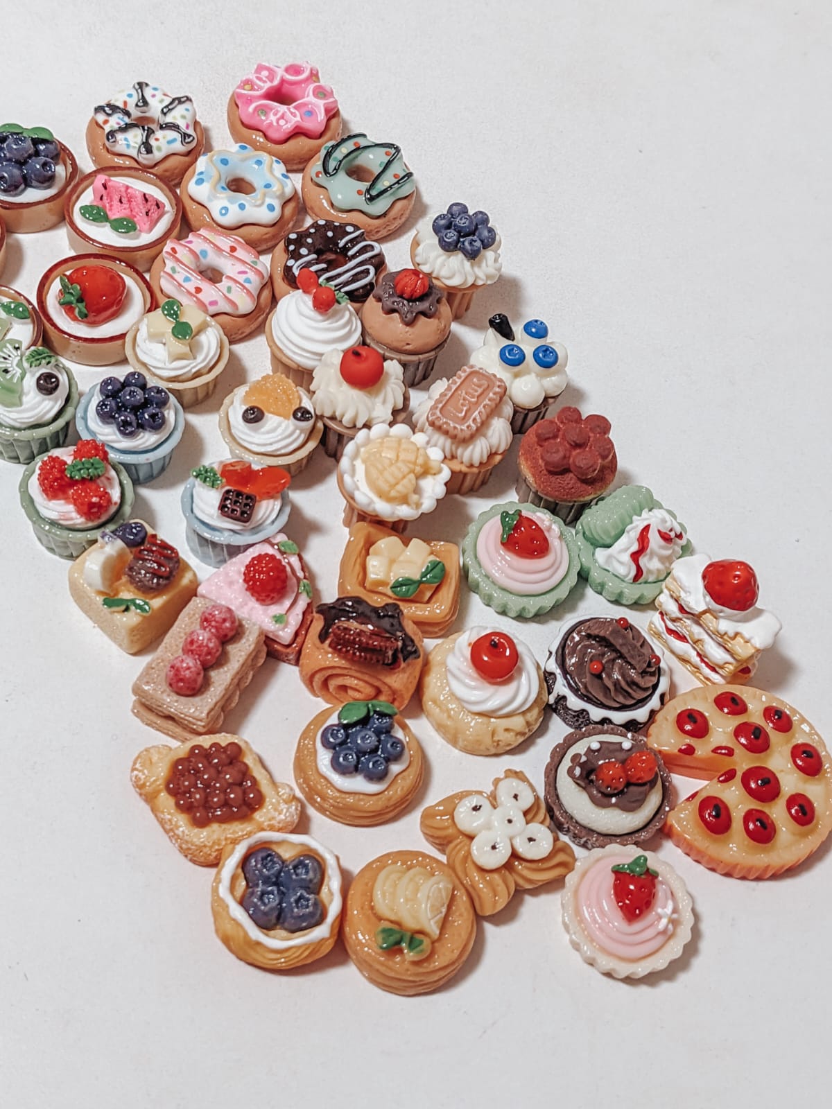 Bambi Bunny - Dollhouse Miniature Pretty Pastry - 15pcs