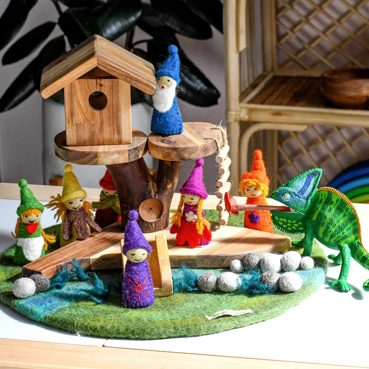 Tara Treasures - Rainbow Colourful Gnomes Finger Puppet Set