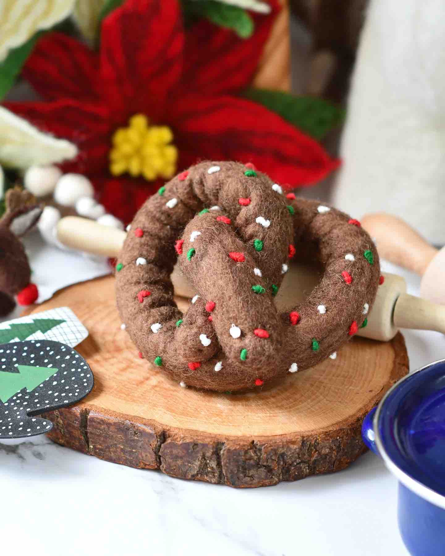 Tara Treasures - Felt Chocolate Pretzel