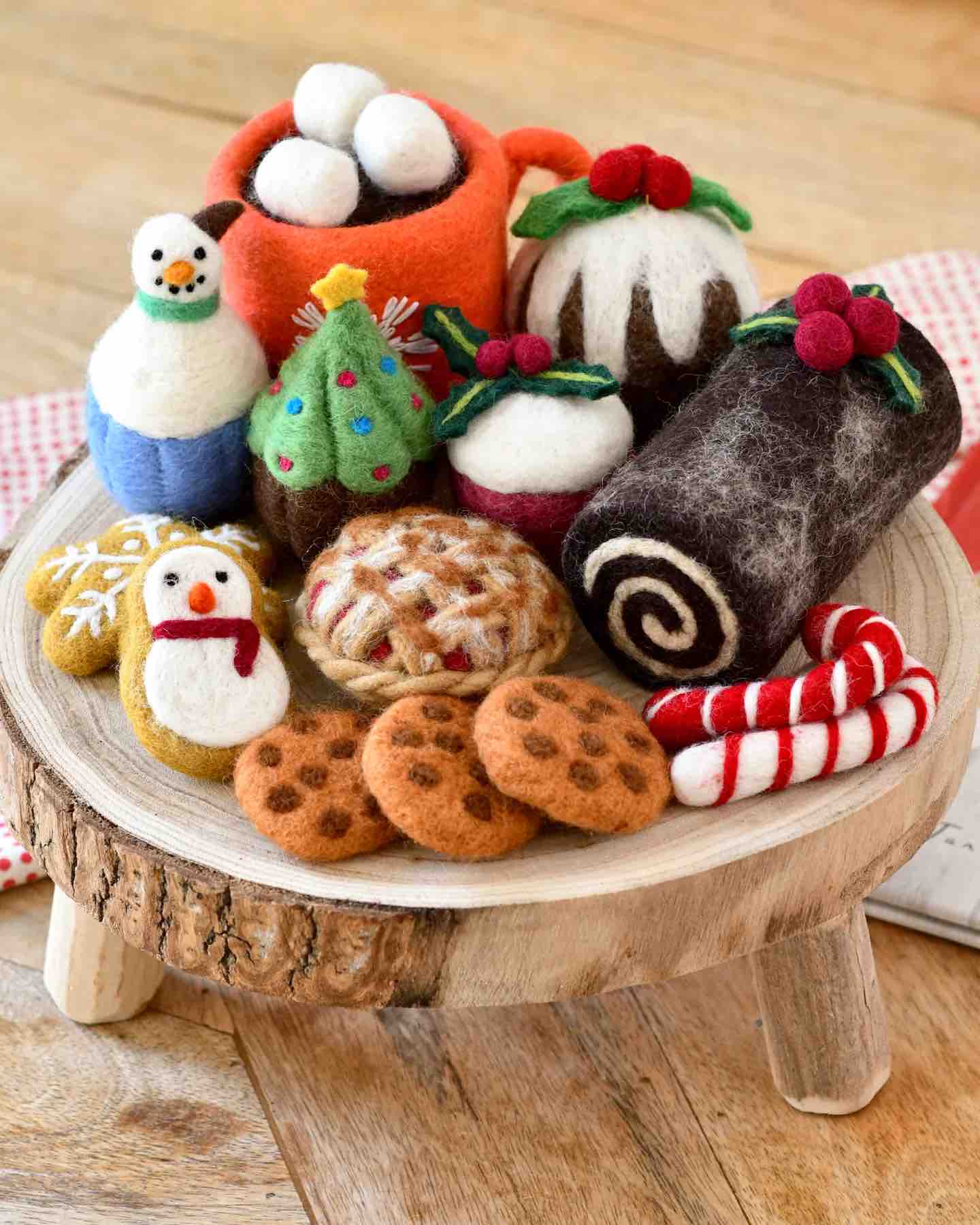 Tara Treasures - Christmas Felt Play Food Grazing Box