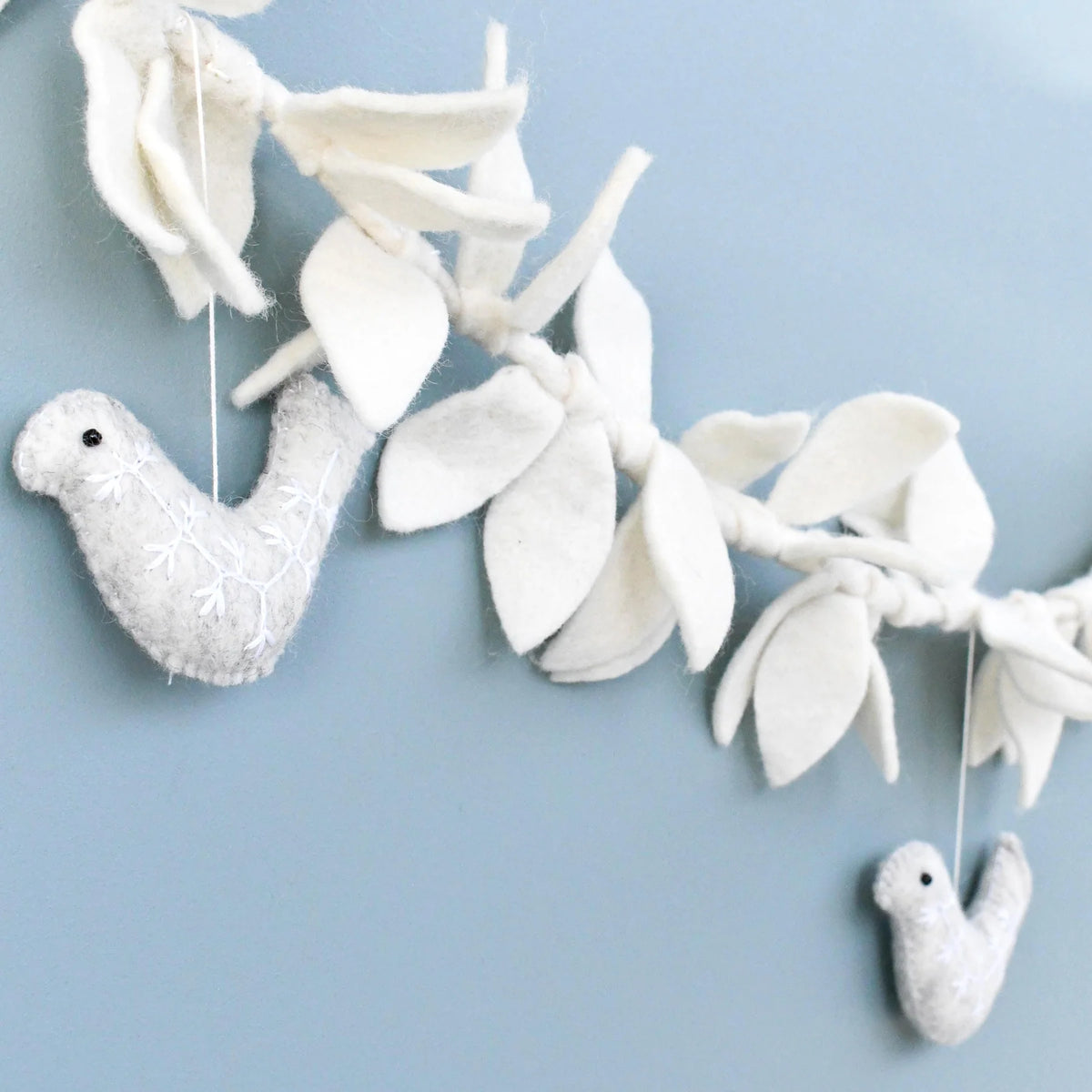 Tara Treasures - Doves and Leaves Garland