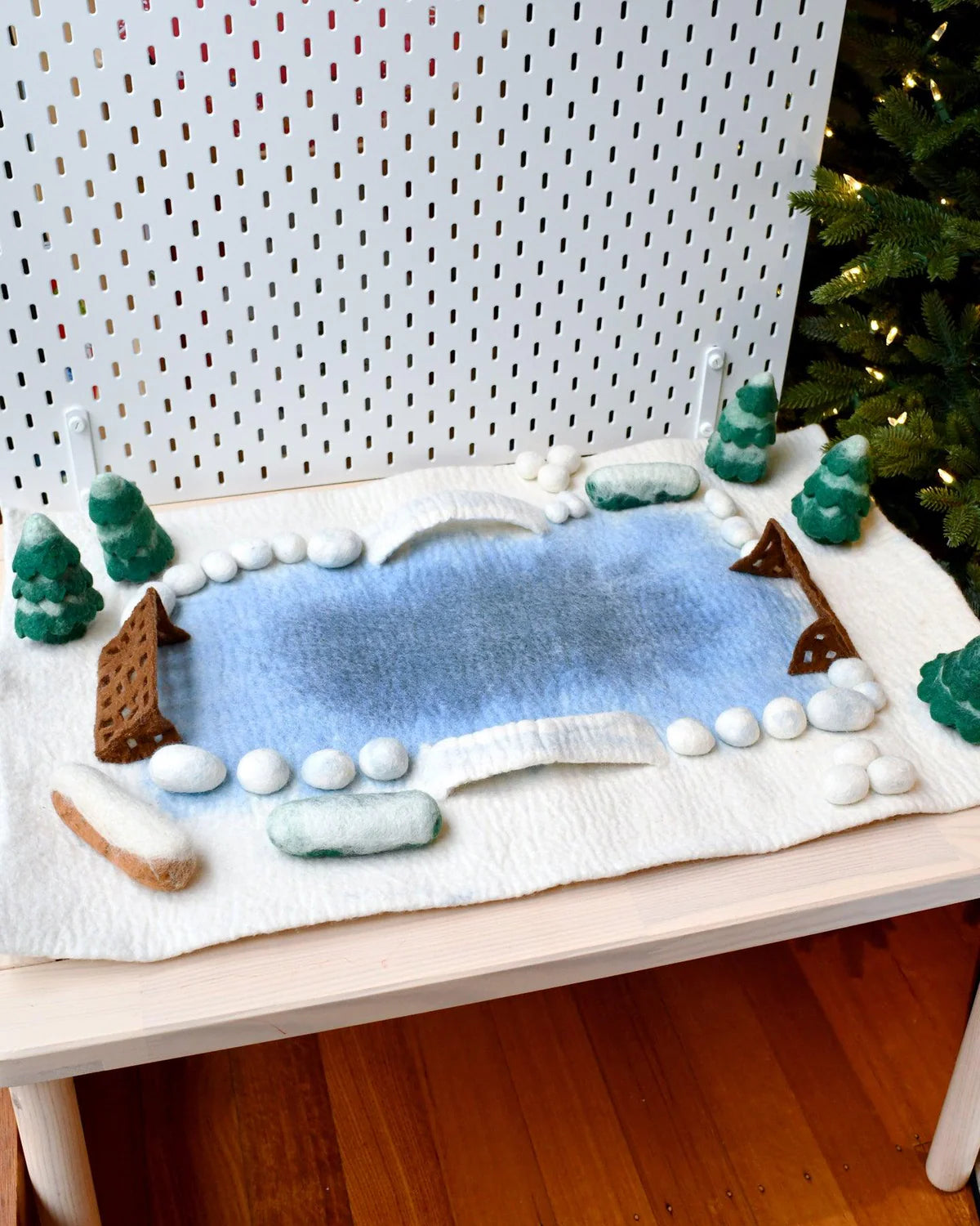 Tara Treasures - Felt Snow Ice Rink Play Mat Playscape