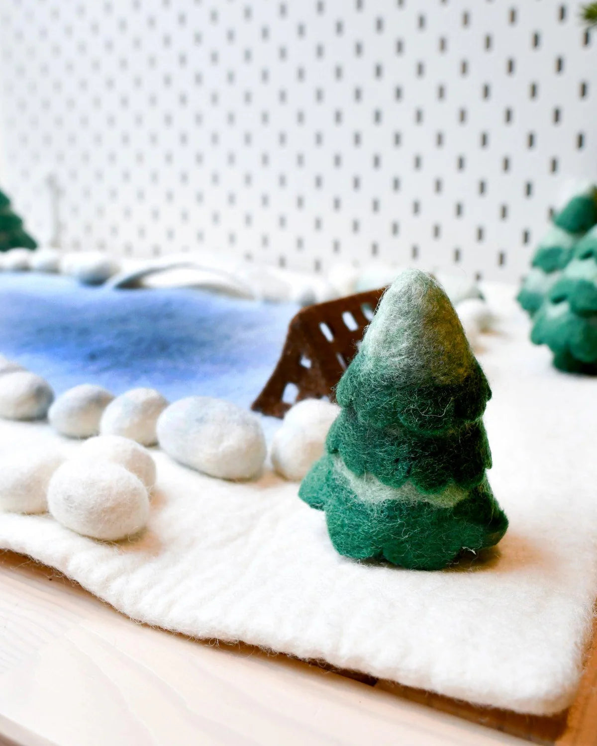 Tara Treasures - Felt Snow Ice Rink Play Mat Playscape