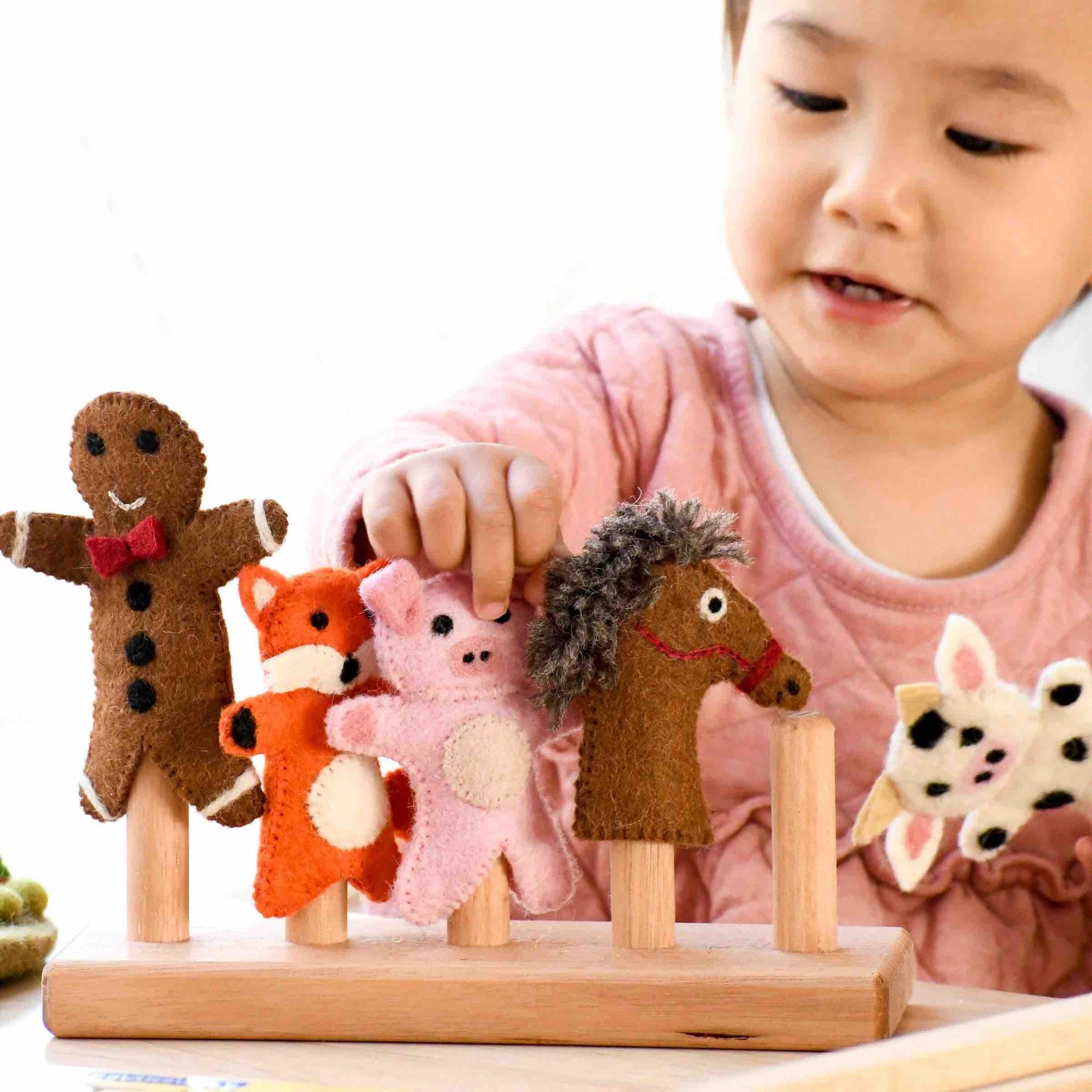 Tara Treasures - Gingerbread Man Story - Finger Puppet Set