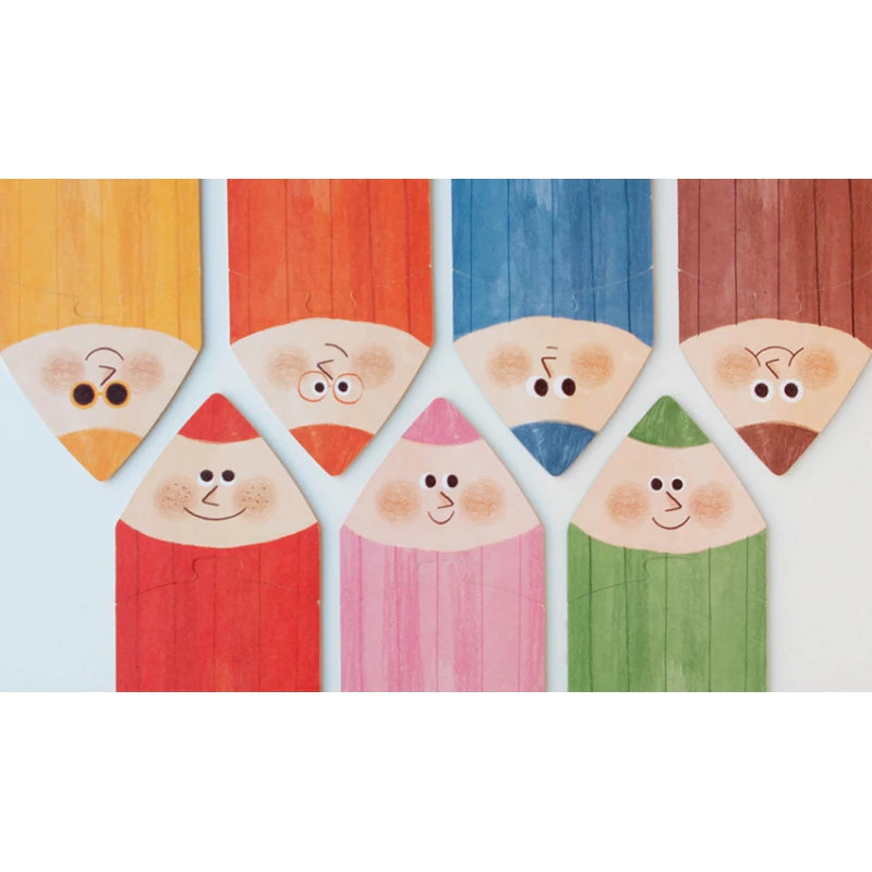 6 colourful reversible puzzles so that the little ones in the house have fun with the colours they like the most.