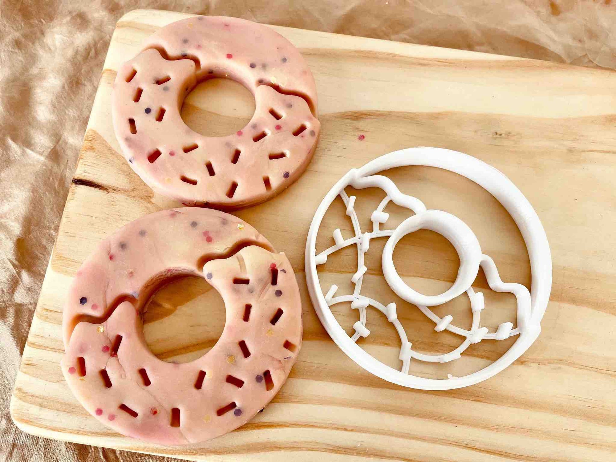 Beadie Bug Play - Donut Bio Cutter