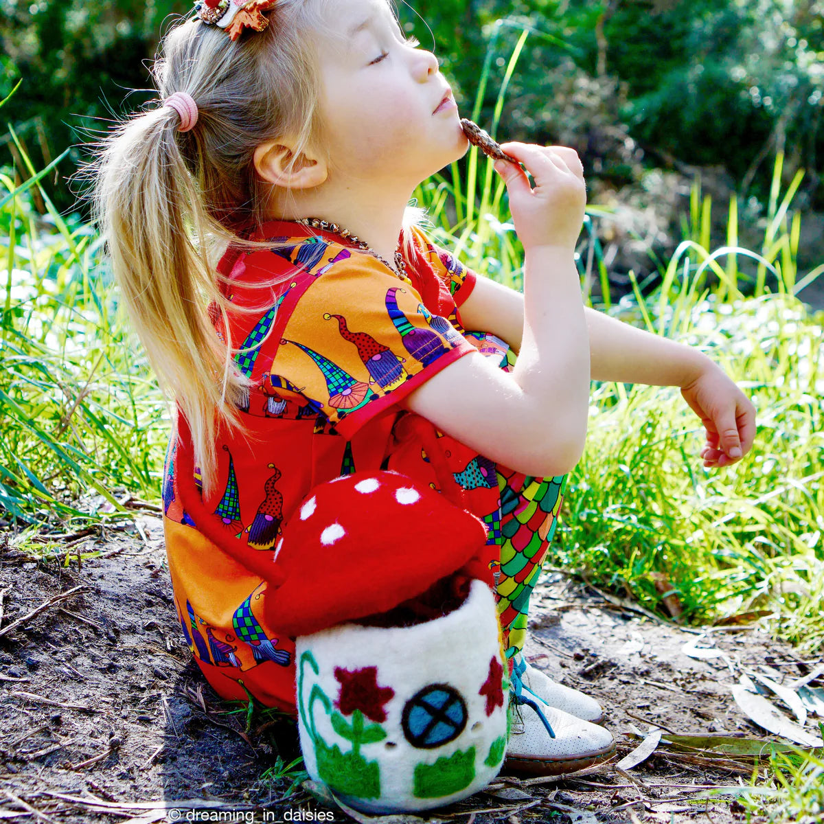 Tara Treasures - Felt Mushroom Toadstool Bag
