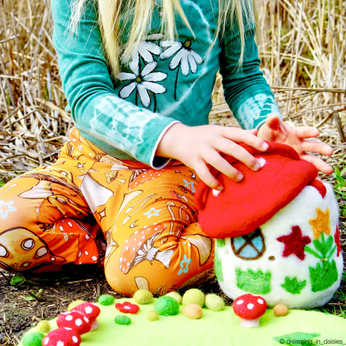 Tara Treasures - Felt Mushroom Toadstool Bag